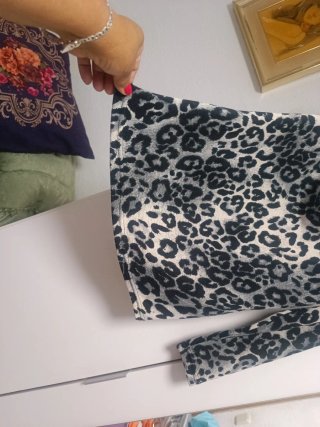Blusa cuello bandeja estampado animal print