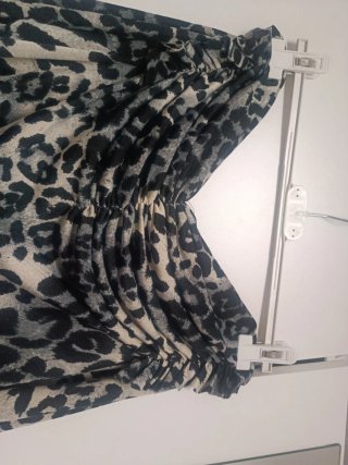 Blusa cuello bandeja estampado animal print