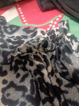 Blusa cuello bandeja estampado animal print