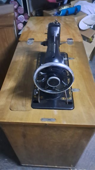 Máquina de coser antigua SIGMA con mueble