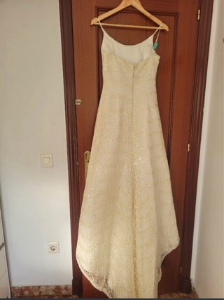 Precioso vestido de novia marfil y oro