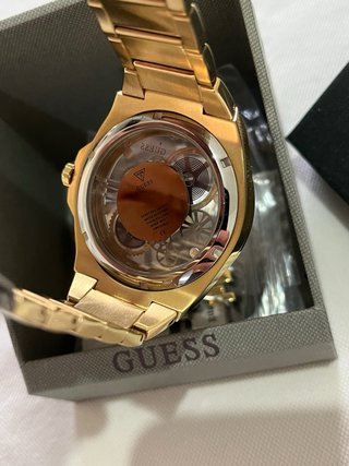 Reloj Guess Dorado con Cristales