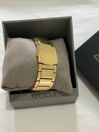Reloj Guess Dorado con Cristales