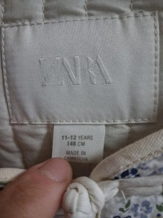 Chaqueta acolchada Zara floral y rayas