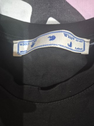 T-shirt Off-White nera con stampa