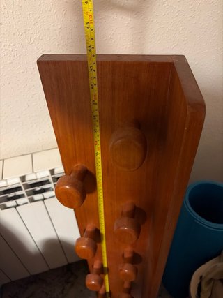 Colgador de madera grande antiguo