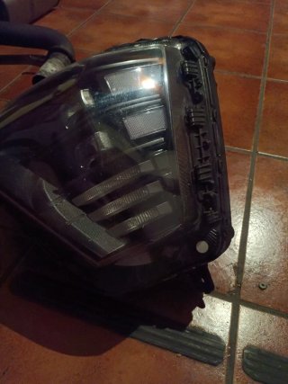 Faro delantero izquierdo Hyundai Kona