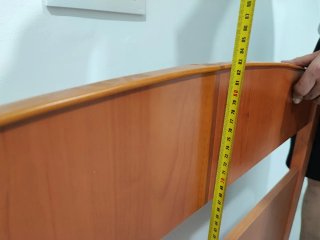 Cabecero de madera marrón