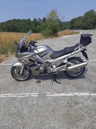 Vendo Yamaha FJR 1300.