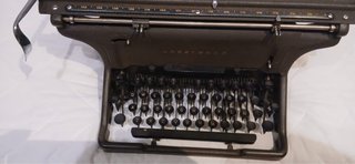 Máquina de escribir Underwood antigua