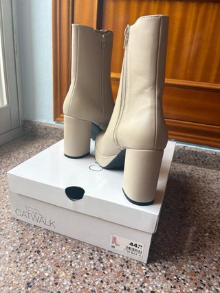 Botines Catwalk Tacón Plataforma Beige