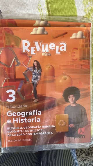 Geografía e historia, 3 Secundaria, Revuela, Re...