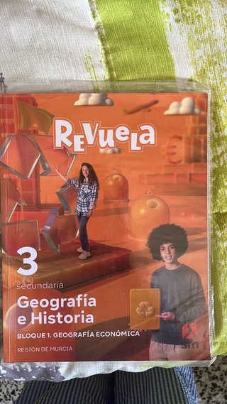 Geografía e historia, 3 Secundaria, Revuela, Re...