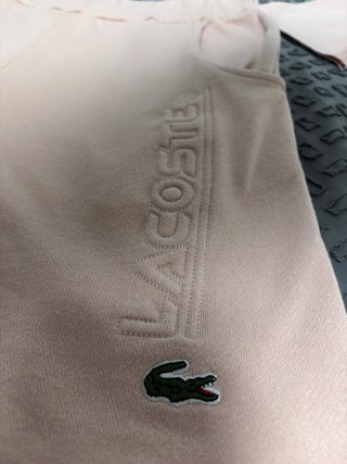 Conjunto Lacoste rosa camiseta y pantalón corto
