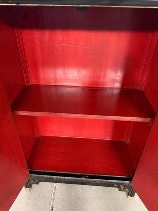 Comodino antico restaurato con intarsi