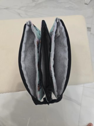 Estuche escolar celeste de capybara