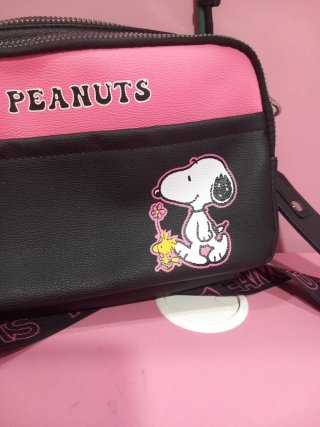 Bolso Peanuts Negro y Rosa Snoopy