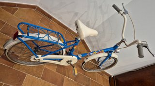 Bicicleta vintage BH Happy azul y blanca años 80