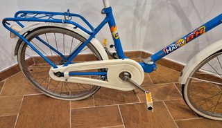 Bicicleta vintage BH Happy azul y blanca años 80