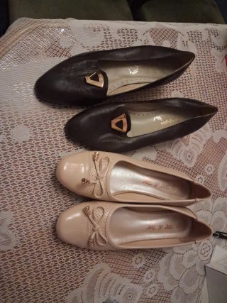 Zapatos de piel y charol sin estrenar