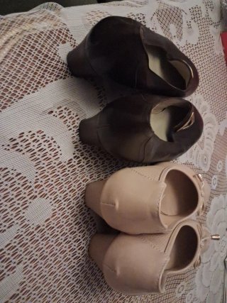 Zapatos de piel y charol sin estrenar