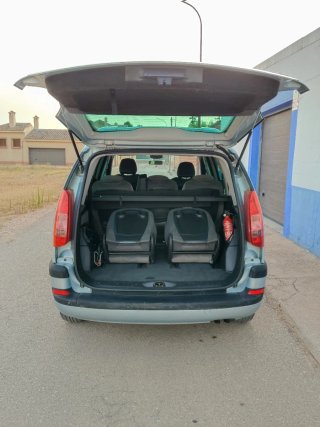 Peugeot 807