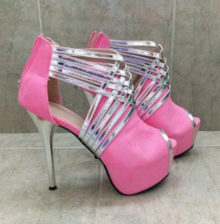 Sandalias tacón plataforma tipo botines Color rosa