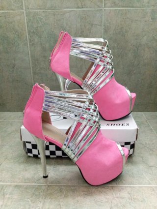 Sandalias tacón plataforma tipo botines Color rosa