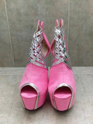 Sandalias tacón plataforma tipo botines Color rosa