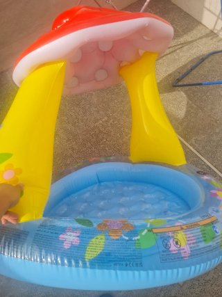 Piscina hinchable infantil con toldo