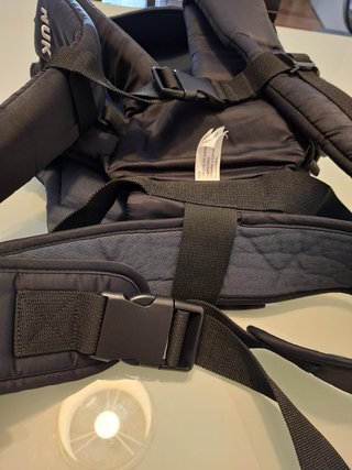 Mochila Portabebés NUK Negra