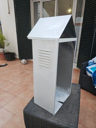 Caseta para calentador exterior.