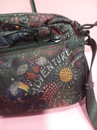 Bolso bandolera estampado multicolor