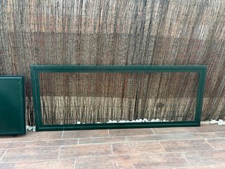 Puerta balconera aluminio verde