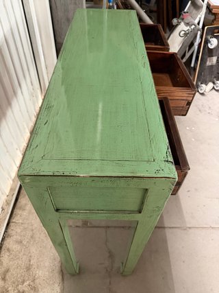 Consola de madera lacada nueva