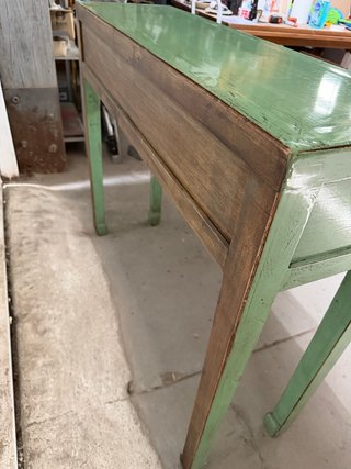 Consola de madera lacada nueva
