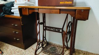 Máquina de coser Wertheim vintage