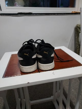 Zapatillas Puma Negras y Blancas