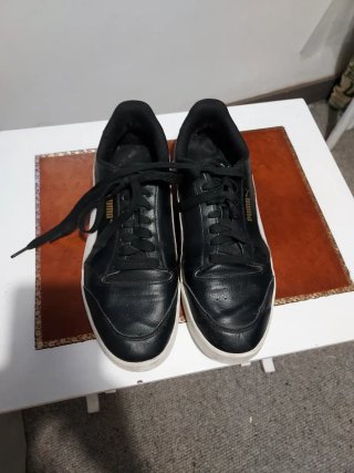 Zapatillas Puma Negras y Blancas