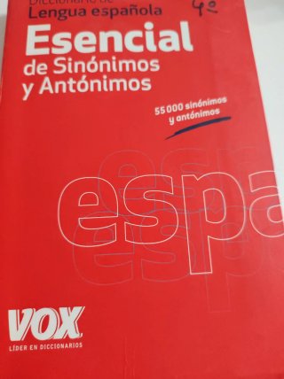 Diccionario esencial de sinónimos y antónimos d...