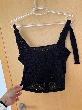 Top negro Bershka tirantes anudados