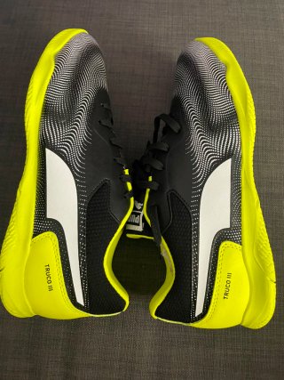 Zapatillas Puma Negras y Amarillas