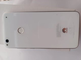Huawei P8 Lite y otros teléfonos móviles.