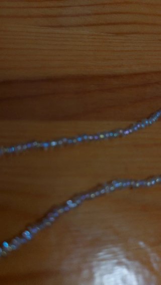 Collar choker de cuentas irisadas con lazo