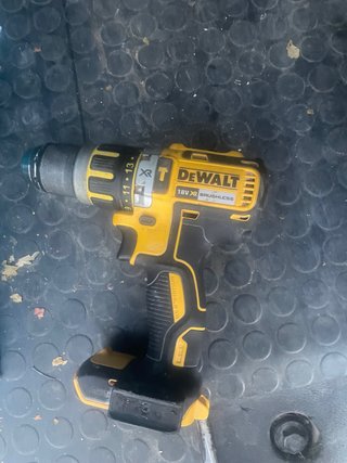 Taladro Atornillador Dewalt 18V XR Brushless