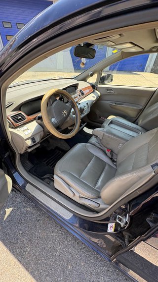 Honda FR-V