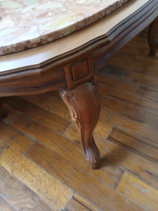 Tavolino Ovale in Marmo e Legno. Ritiro a Torino