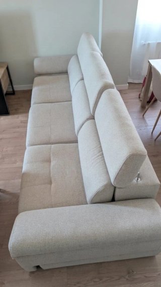 Sofá de tres piezas beige y gris