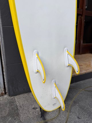 Tabla de surf 7' amarilla