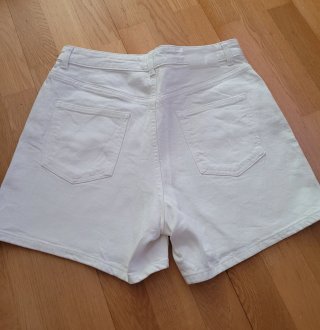 Bermuda vaquera mom fit blanca
